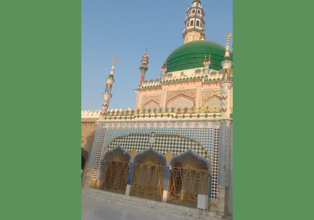 Full outer view of mashori sharif darbar in larkana