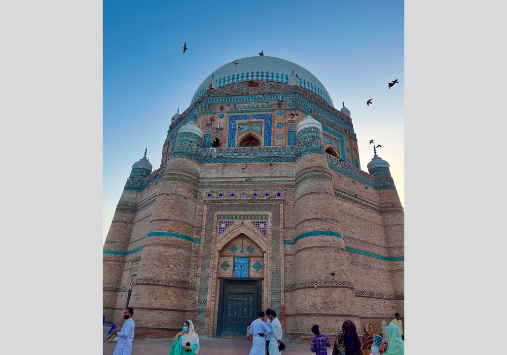 Front view of hazrat bahauddin zakariya darbar multan Main entrance of hazrat bahauddin zakariya shrine in multan pakistan