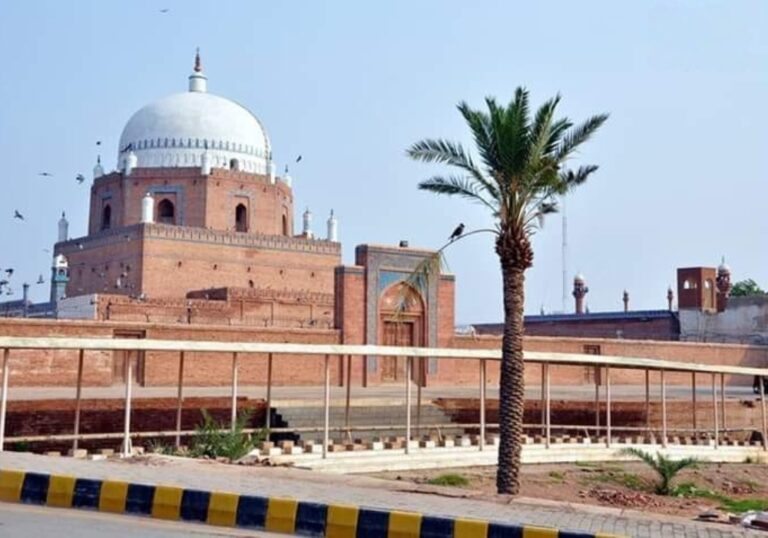 Hazrat Bahauddin Zakariya Darbar in Multan Pakistan
